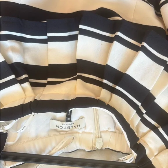Halston Heritage Black and White Striped off shoulder  Dress - Picture 10 of 11